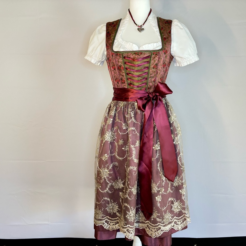 Exclusive Moser Dirndl Set Oktoberfest (US 8), Kruger Blouse, Apron & Necklace